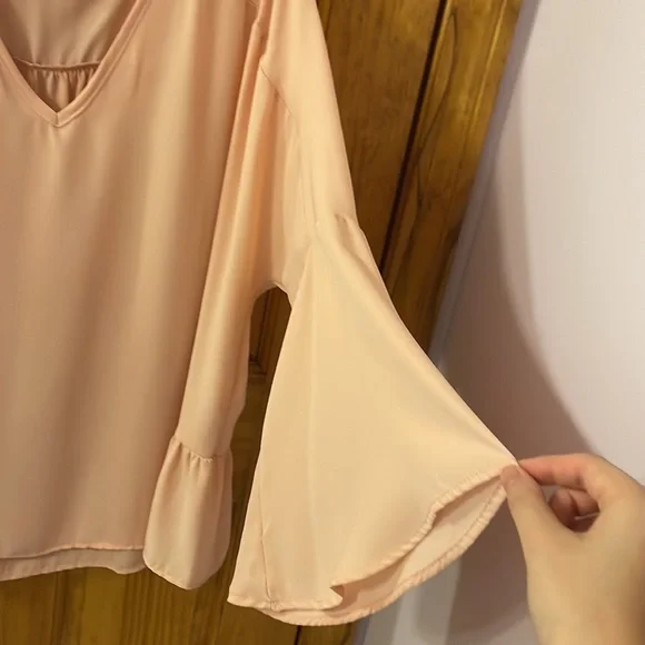 Flutter sleeve top - Picture 3 of 5